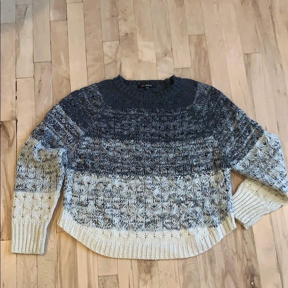 Cute crop sweater medium/large I Joah